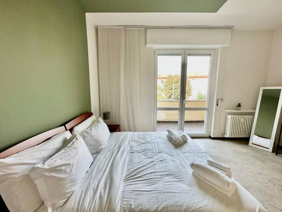 Low Cost Holiday An Business House And Free Park By Revenue House Como Exterior photo