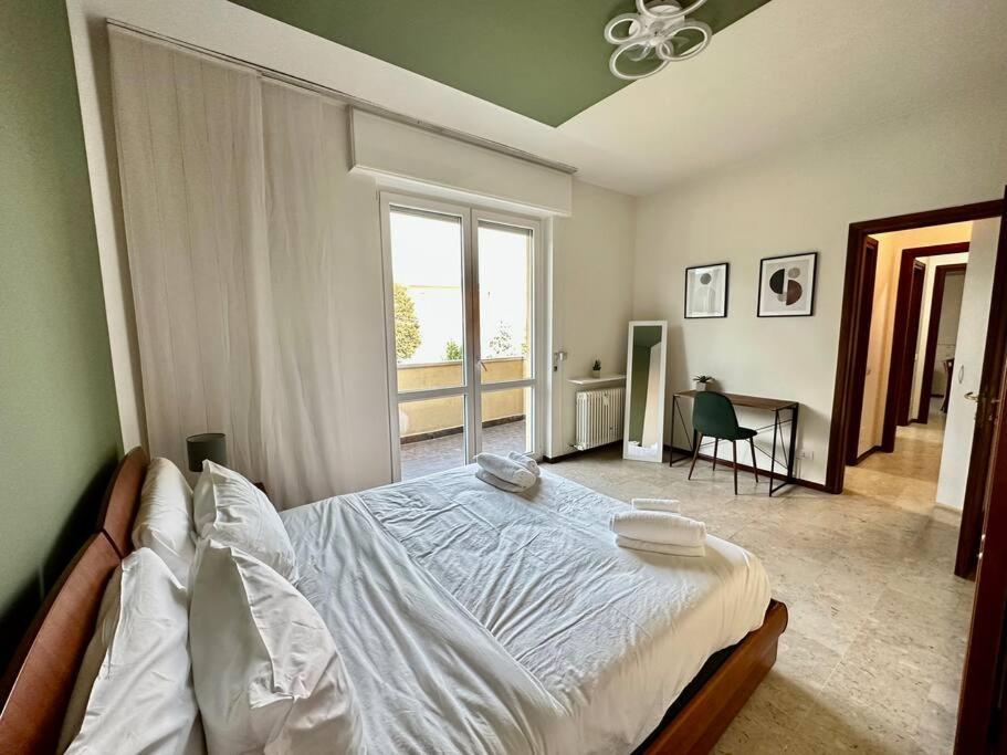 Low Cost Holiday An Business House And Free Park By Revenue House Como Exterior photo